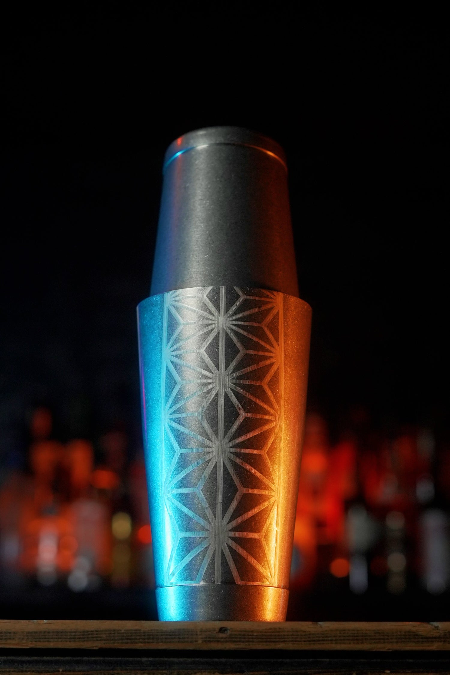 Shaker à cocktail géométrique tin-on-tin