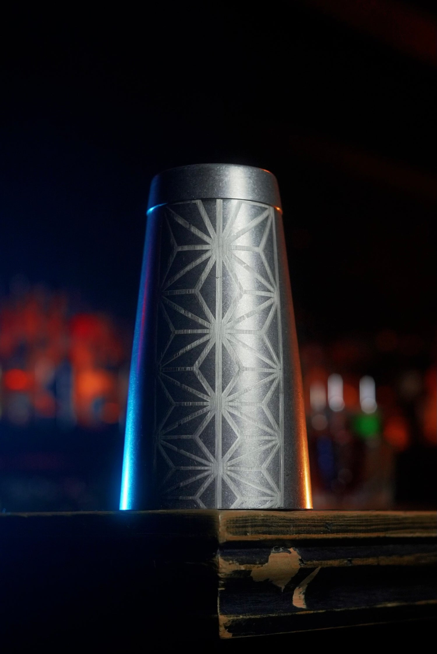 Shaker à cocktail géométrique tin-on-tin