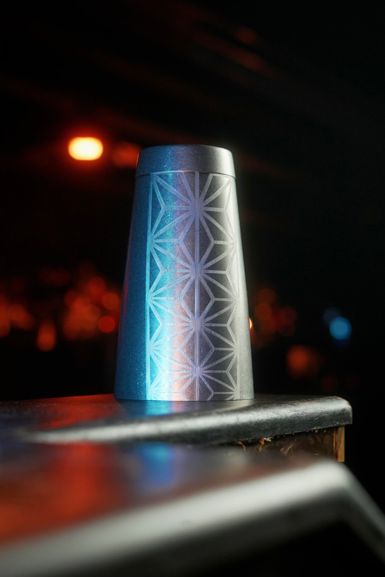 Shaker à cocktail géométrique tin-on-tin