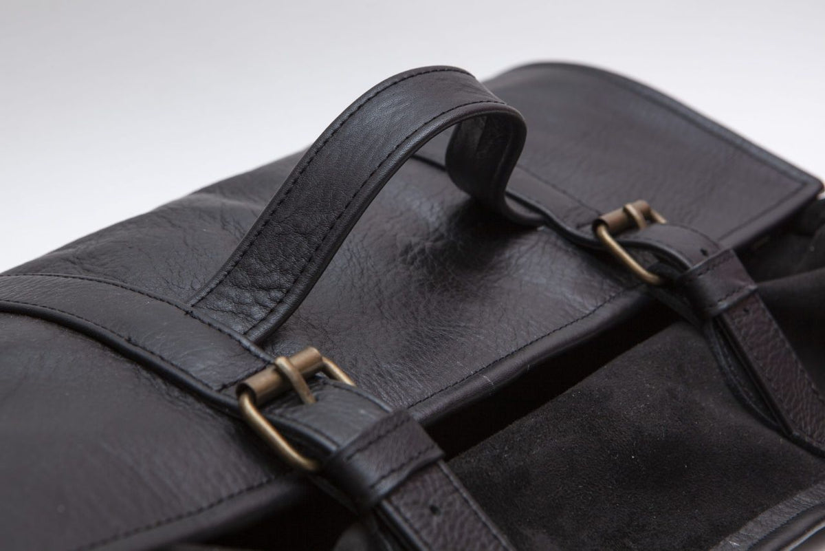 Bolsa de herramientas enrollable de cuero negra