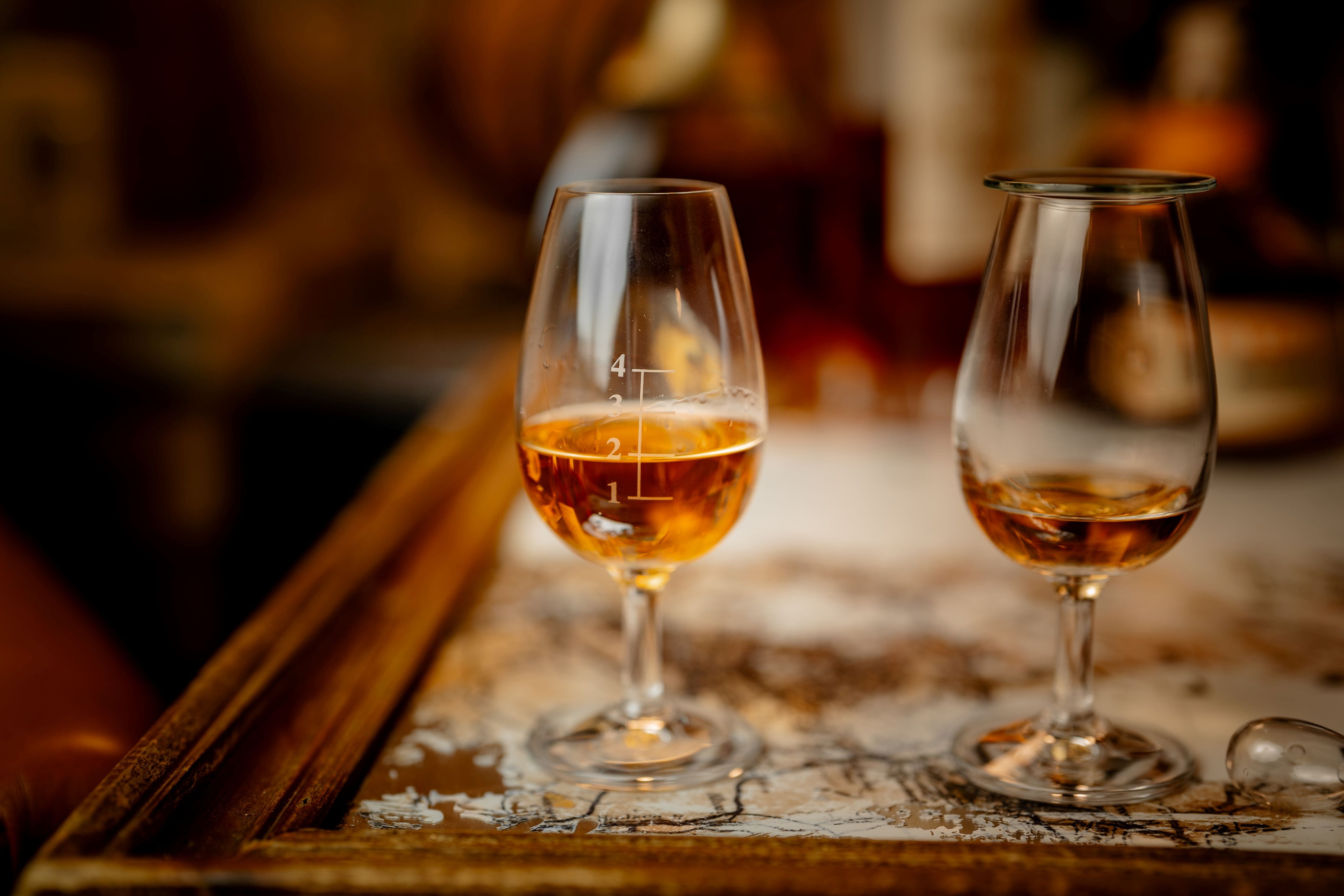 Verre à dégustation de whisky de distillerie et couvercle en verre 14 cl